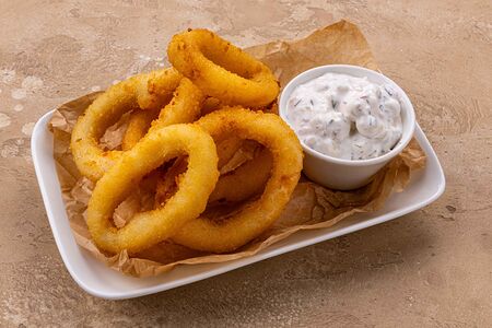 Кольца кальмара фри с соусом тартар