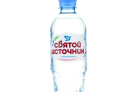 Святой источник негазированный