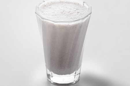 Молочный коктейль с шоколадной крошкой