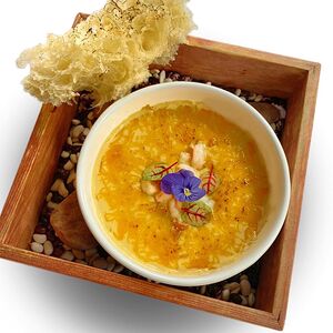 Сырный суп чеддер с тигровой креветкой