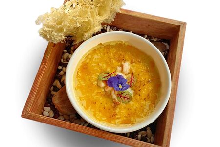 Сырный суп чеддер с тигровой креветкой