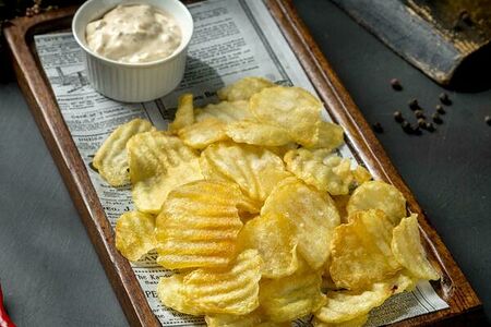 Картофельные чипсы