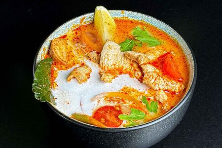 Том ям с куриным филе