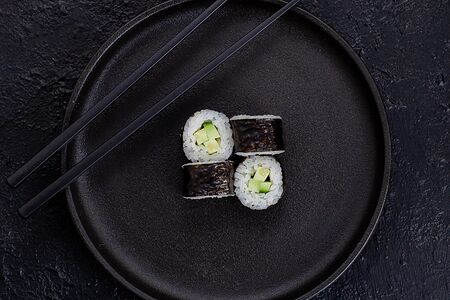 Хосомаки с огурцом