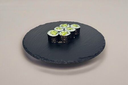 Маки с огурцом