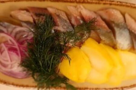 Селедочка с отварным картофелем