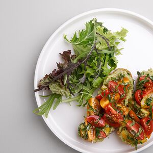 Բրուսկետա չերրի լոլիկով և ավոկադոյով