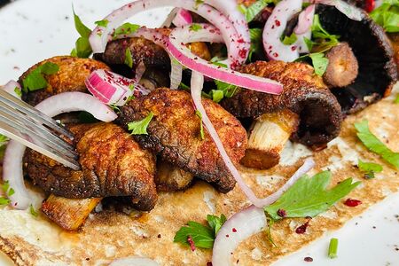 Грибы, жаренные на мангале