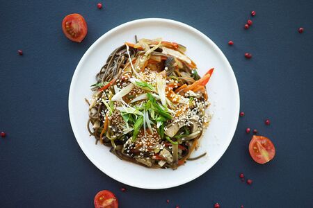 Гречневый вок с курицей