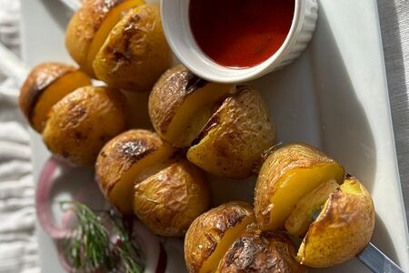 Беби-картофель на мангале