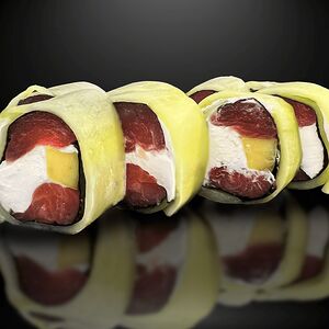 Сашими ролл с тунцом и копчёным лососем