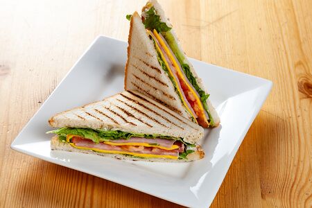 Сэндвич с ветчиной