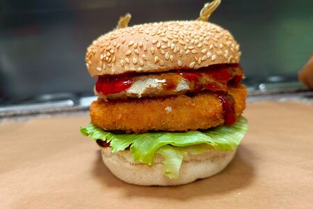 Бургер с курицей Старина Генри