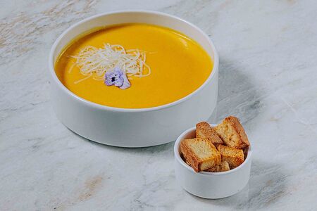 Сырный суп с гренками