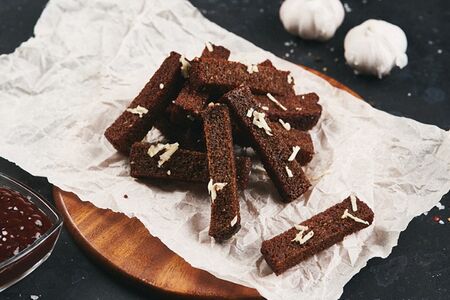 Гренки чесночные