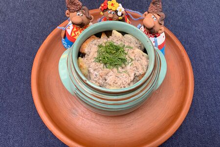 Душанина куриная с грибами