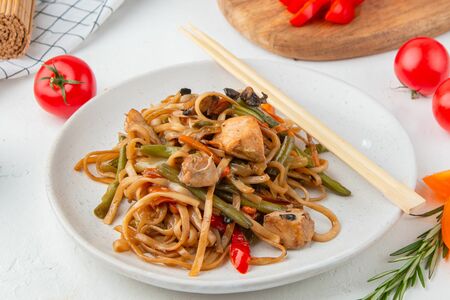 Удон с курицей