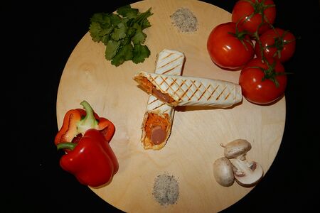 Шаурма с сосисками и сыром