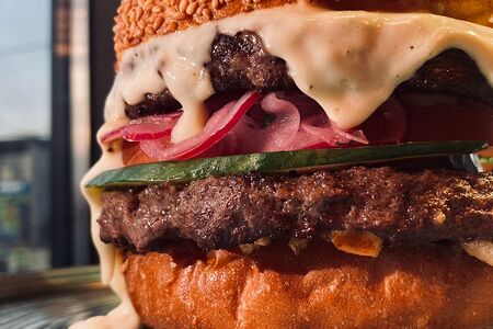 Дабл-бургер с говядиной