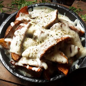 Գյուղական կարտոֆիլ մոցարելայով