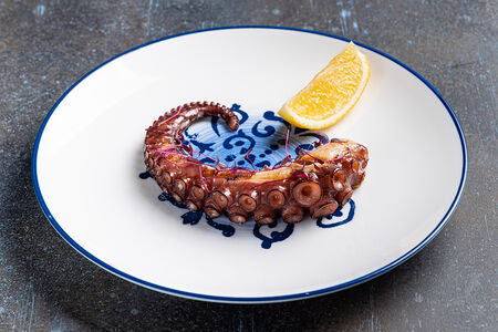 Осьминог на гриле