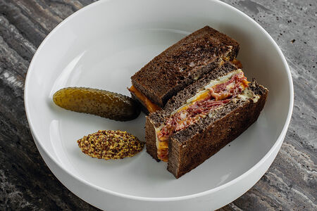 Сэндвич с пастрами