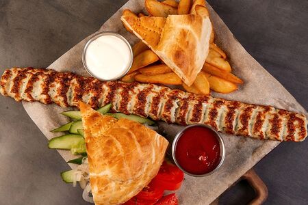 Куриный люля-кебаб с гарниром