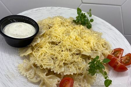 Фарфалле в сливочном соусе