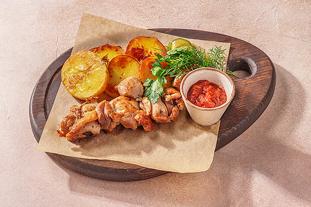 Шашлык из курицы с картофелем гриль