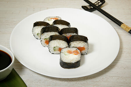 Ролл Футомак с жареным лососем