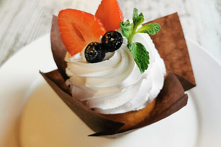 Кaпкeйк клубничный