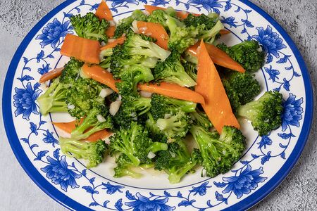 Брокколи с чесноком