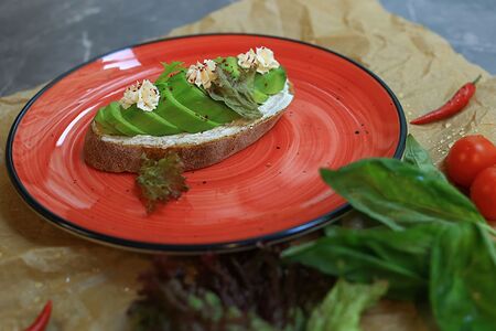 Тост с авокадо