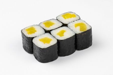 Ролл Такуан