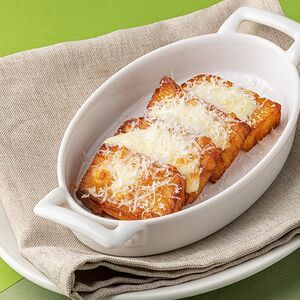 Картофельный гратен, запеченный с пармезаном и моцареллой