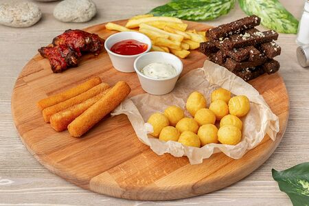 Ассорти горячих закусок к пиву