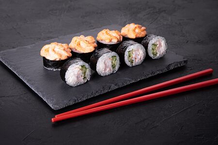 Ролл Запечённая креветка