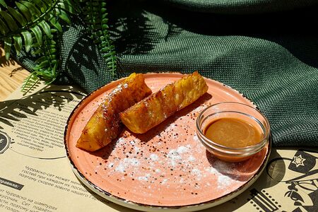 Ананас на гриле с карамельным соусом