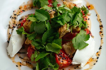 Салат с баклажаном