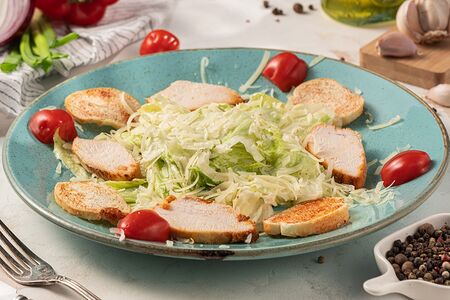 Цезарь салат с курицей