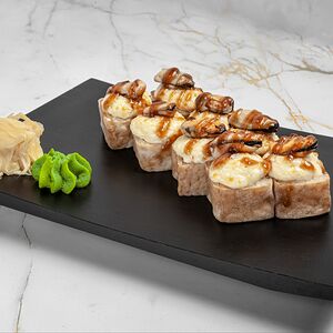 Запечённый ролл с мидиями