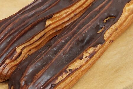 Эклер с масляным кремом