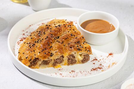 Берек с мясом и сыром