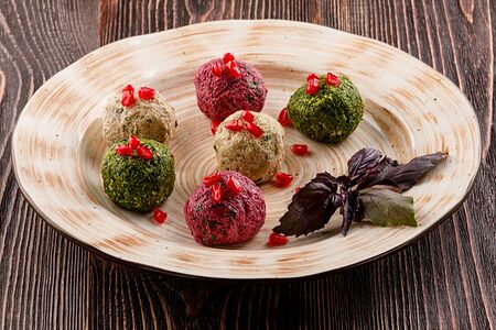 Ассорти из пхали