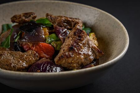 Гриль-салат с бараниной