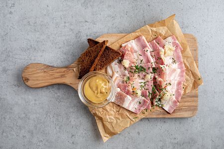 Ассорти сала с хреном