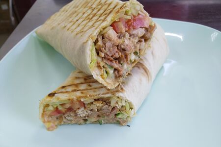 Шаурма в обычном лаваше