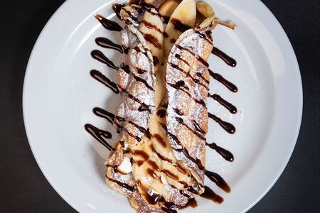 Гонконгская вафля с творожным сыром и бананом