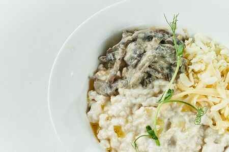 Каша с грибным жюльеном