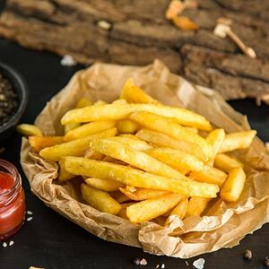 Золотистый картофель фри